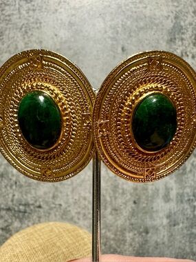 Made in Peru green malachite gold tone oval clip on earrings